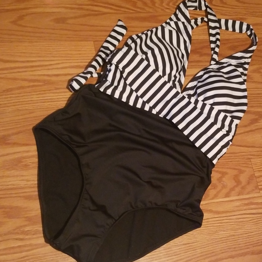 Clean water swimsuit‎ small